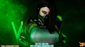 Molly Redwolf Pegs Teammate in Valorant Viper Cosplay